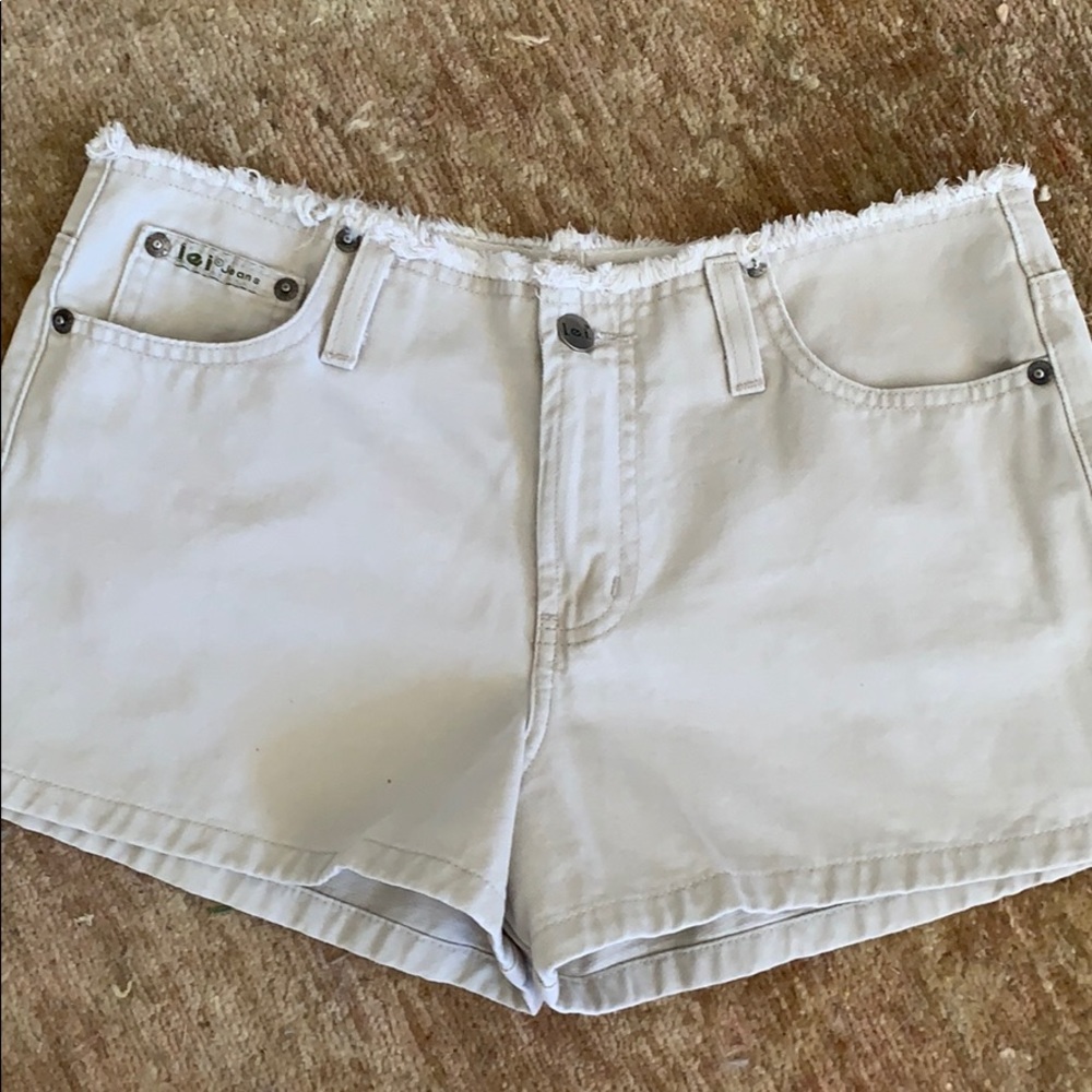 MINT Frayed Waist L.E.I SHORTS-NEVER WORN PERFECT!
